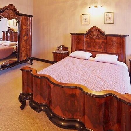 Exclusive Apartment On Shevchenko Avenue 10 Lviv Kültér fotó