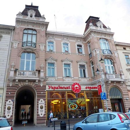 Exclusive Apartment On Shevchenko Avenue 10 Lviv Kültér fotó